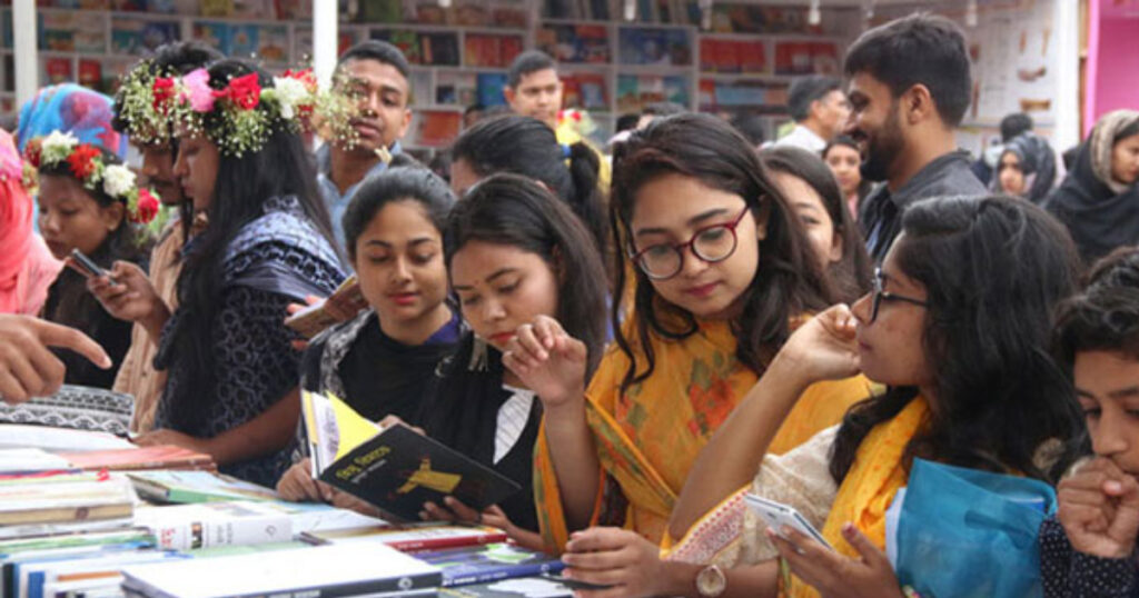 বইমেলার পর্দা উঠছে বিকেলে