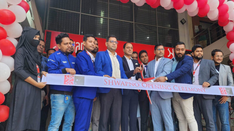 ‘স্বপ্ন’ এখন মানিকগঞ্জ বাস স্ট্যান্ডে