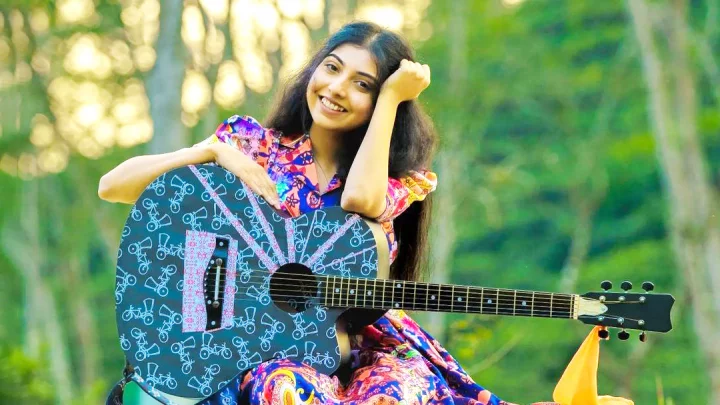 মুগ্ধতা ছড়িয়ে পড়শীর অভিনয়