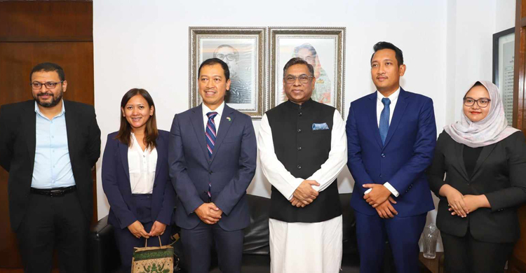 ৫০০ মেগাওয়াট সৌর বিদ্যুৎকেন্দ্র করতে চায় ইন্দোনেশিয়া